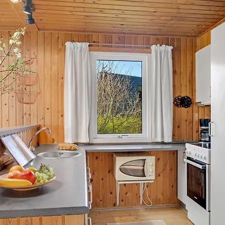 Semesterbostad 3 Bedroom Cozy In