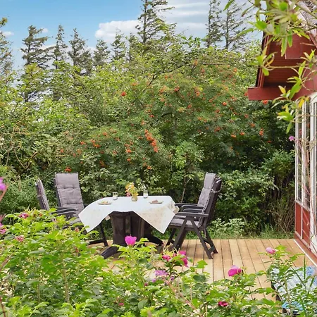 3 Bedroom Cozy In Tatil Evi Spottrup